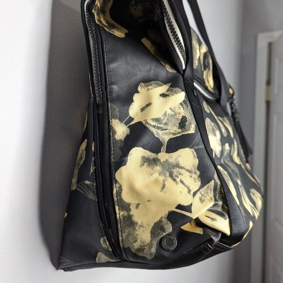 Lululemon Flowin' With My Omies Tote Gym Bag Floral Print Coated Canvas Zipper - Picture 5 of 11